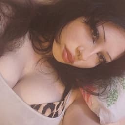 Girl online now for private anonymous sexting